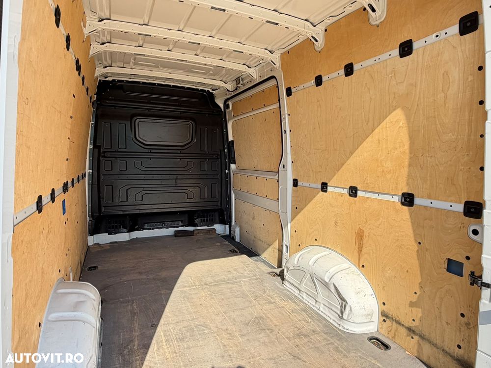 Volkswagen Crafter L3H2 - 16