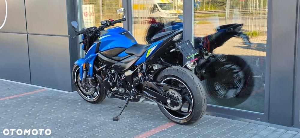 Suzuki GSX - 30