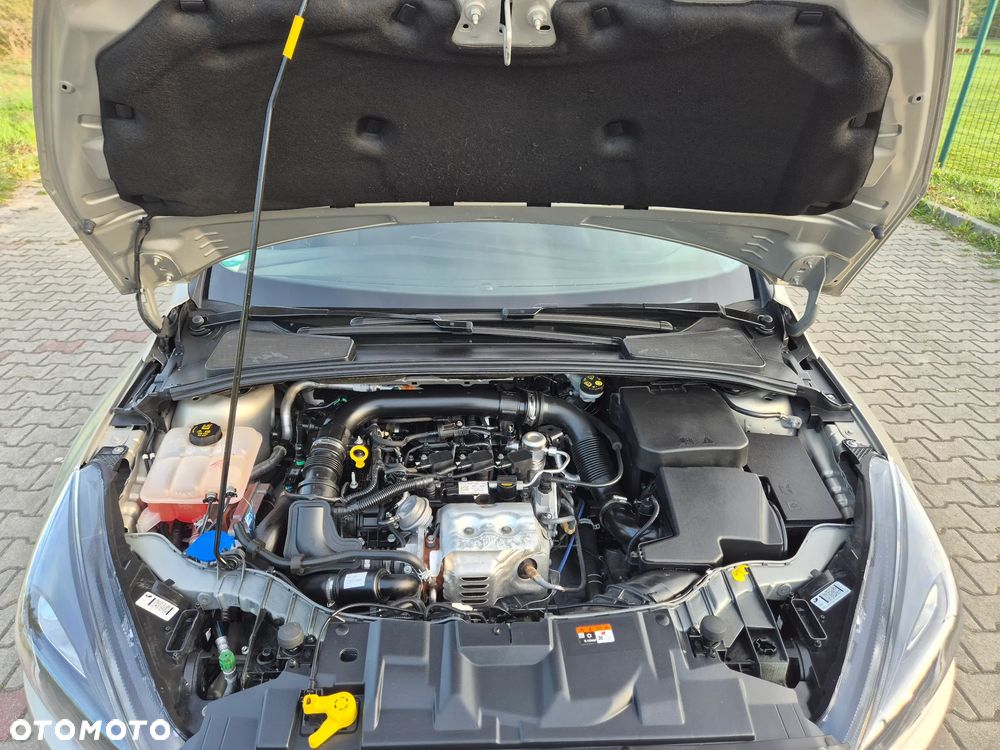 Ford Focus 1.0 EcoBoost STart-Stopp-System TITANIUM - 40