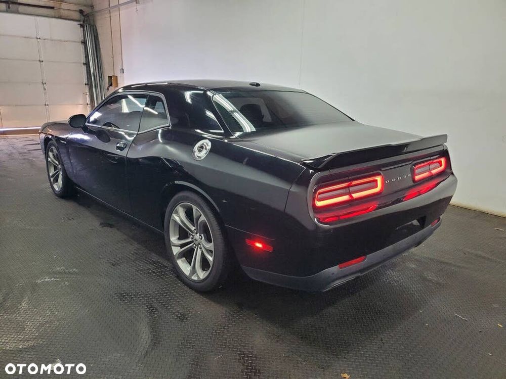 Dodge Challenger - 5