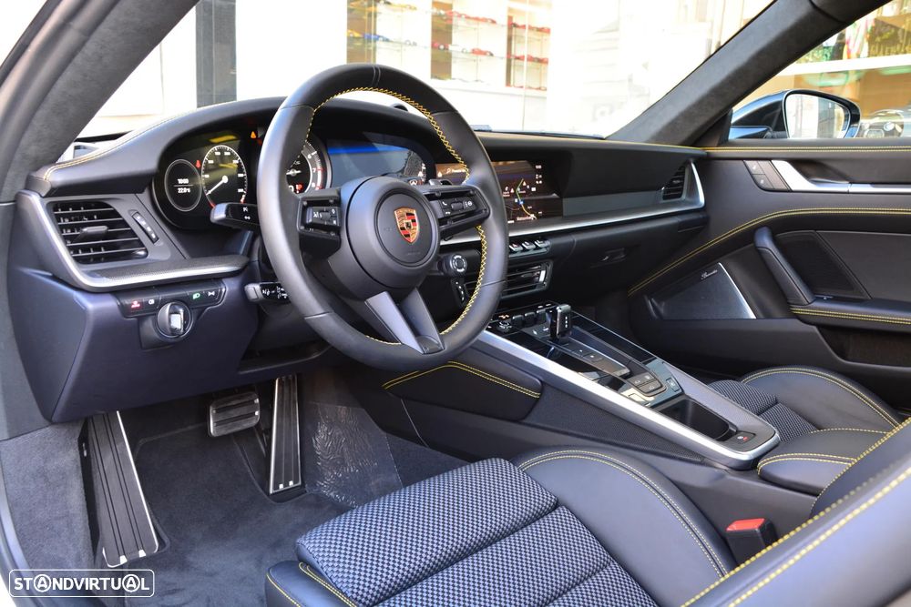 Porsche 911 (992) Turbo S PDK - 37