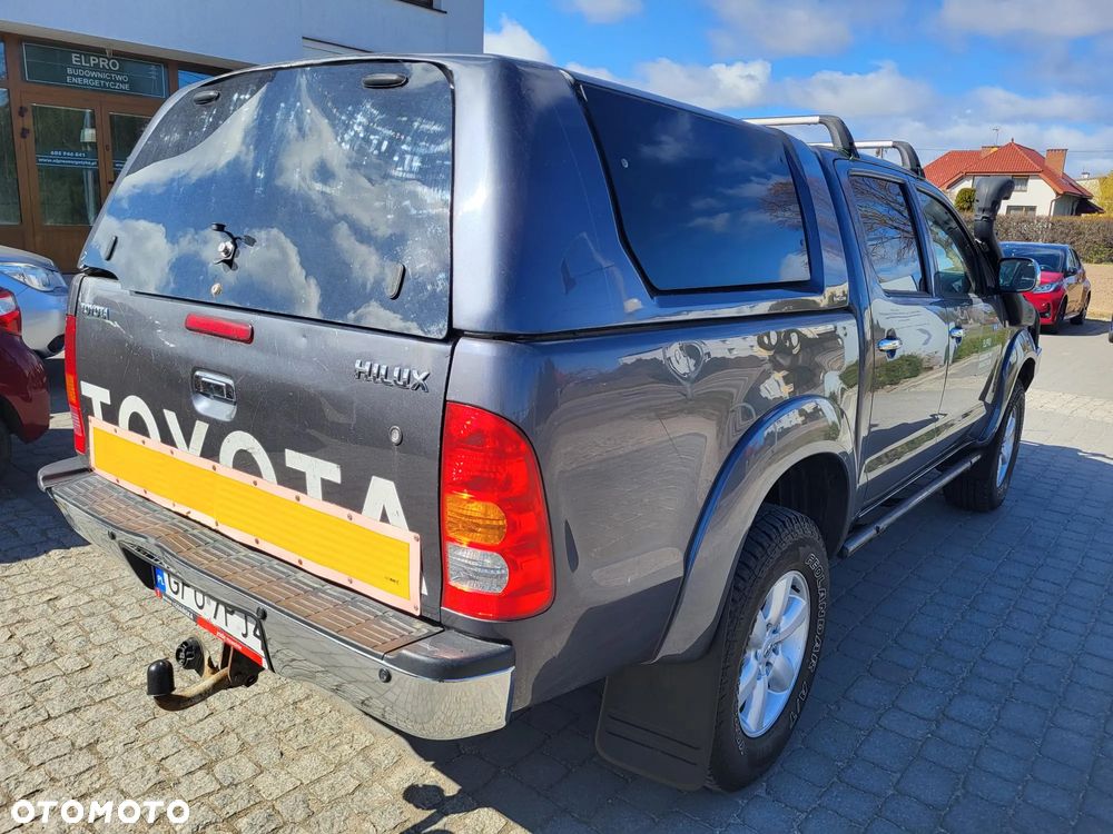 Toyota Hilux 3.0 D-4D Invincible - 4