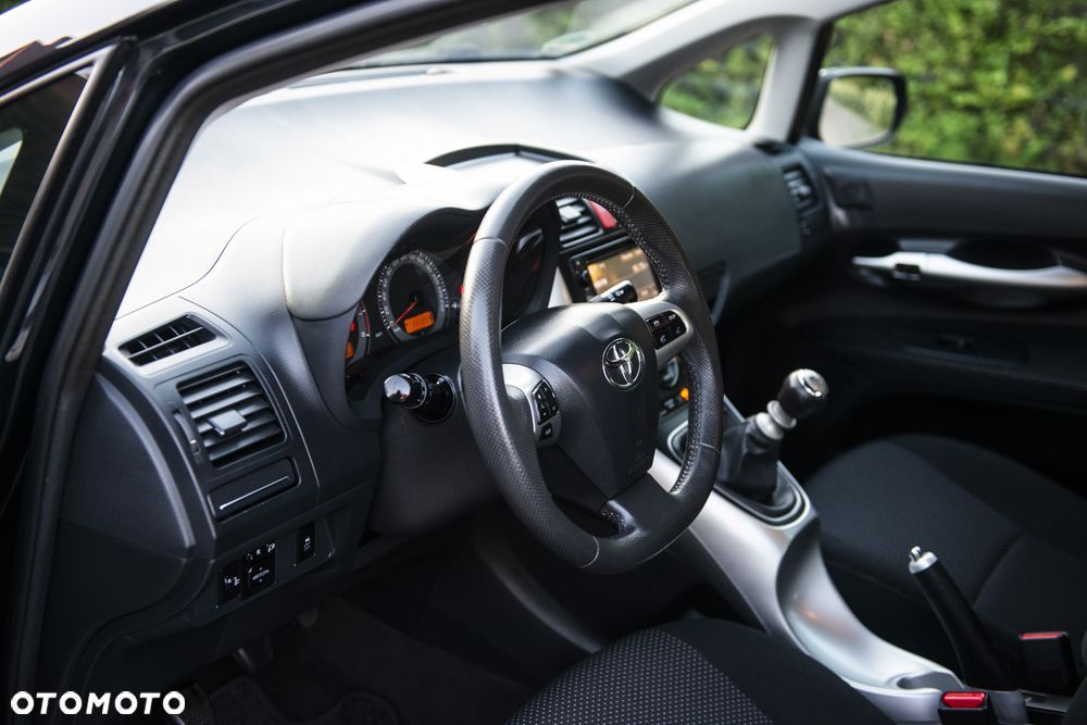 Toyota Auris 1.6 Executive - 19