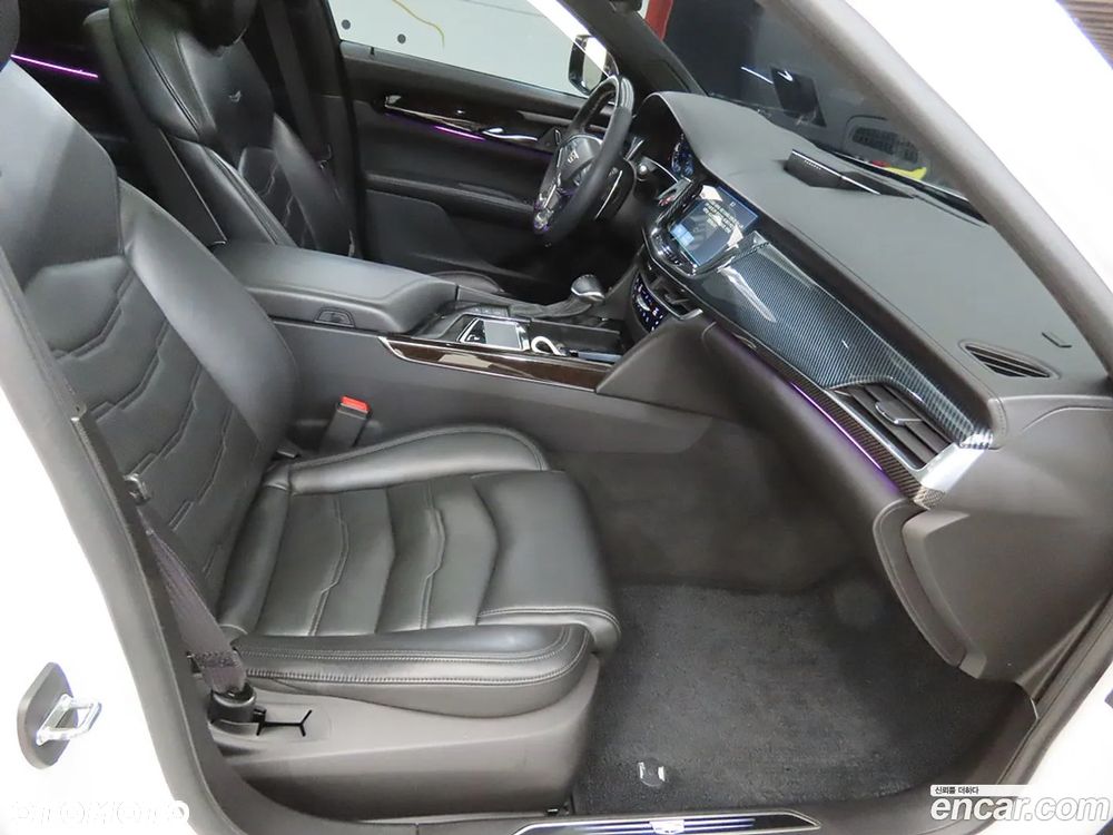 Cadillac CT6 - 14