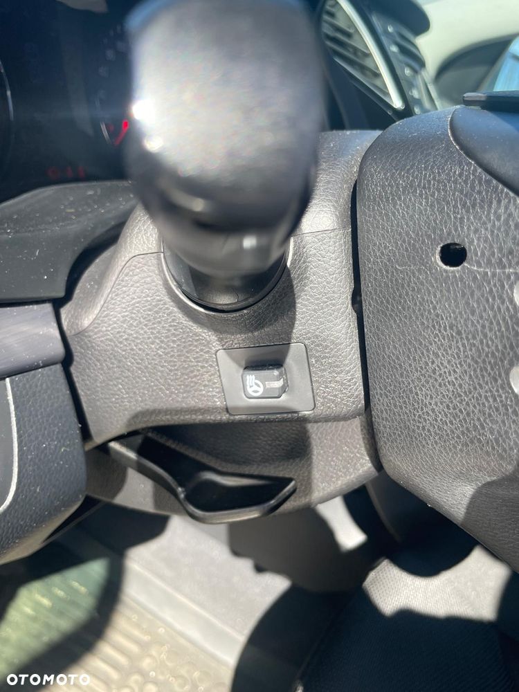 Hyundai i40 Kombi blue 1.6 Trend - 4