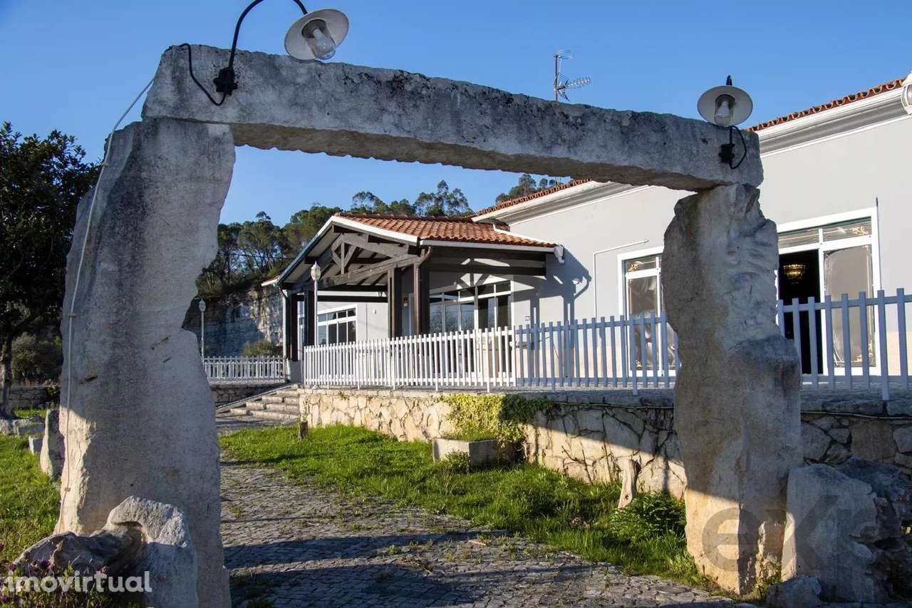 Imóvel de Restauração com Elevado Potencial de Investimento - Grande imagem: 2/14