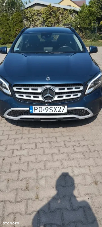 Mercedes-Benz GLA - 12