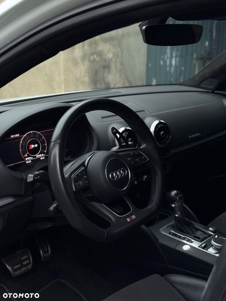 Audi S3 S tronic - 18
