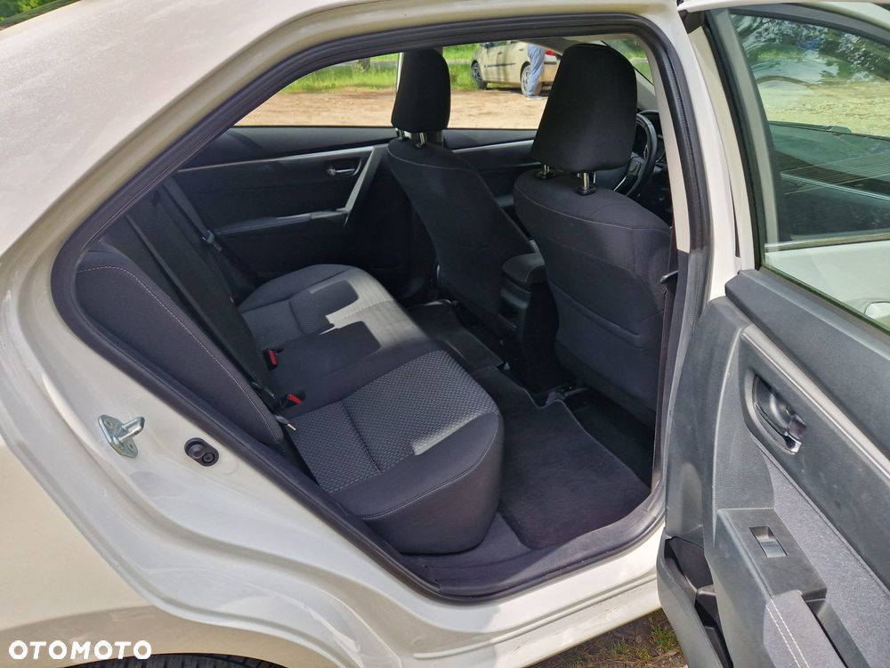 Toyota Corolla 1.6 Prestige + NAVI - 11
