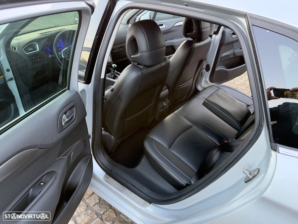 Citroën C4 HDi 110 Exclusive - 43