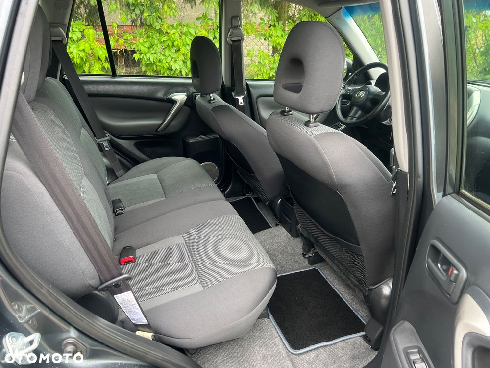 Toyota RAV4 - 12