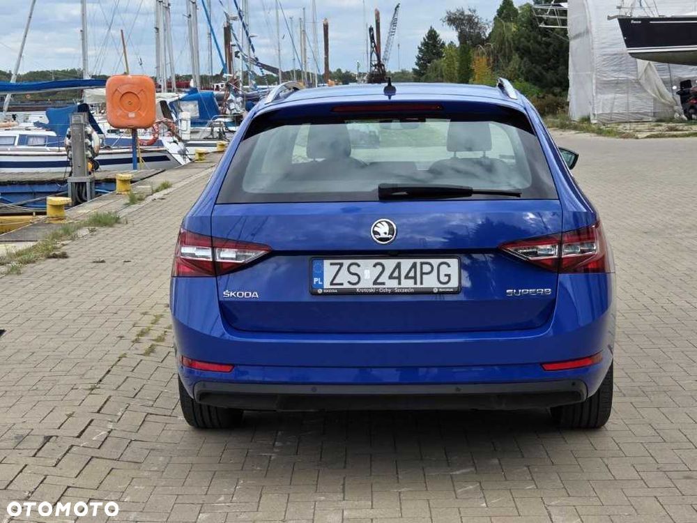 Skoda Superb 2018 photo 3