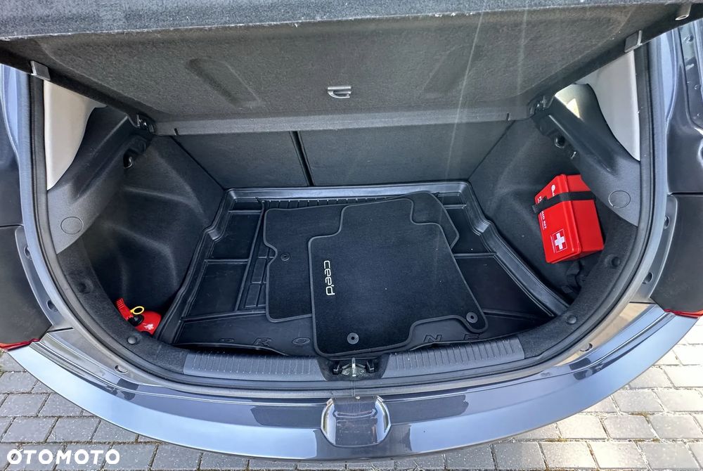 Kia Ceed 1.6 GDI DCT Spirit - 26