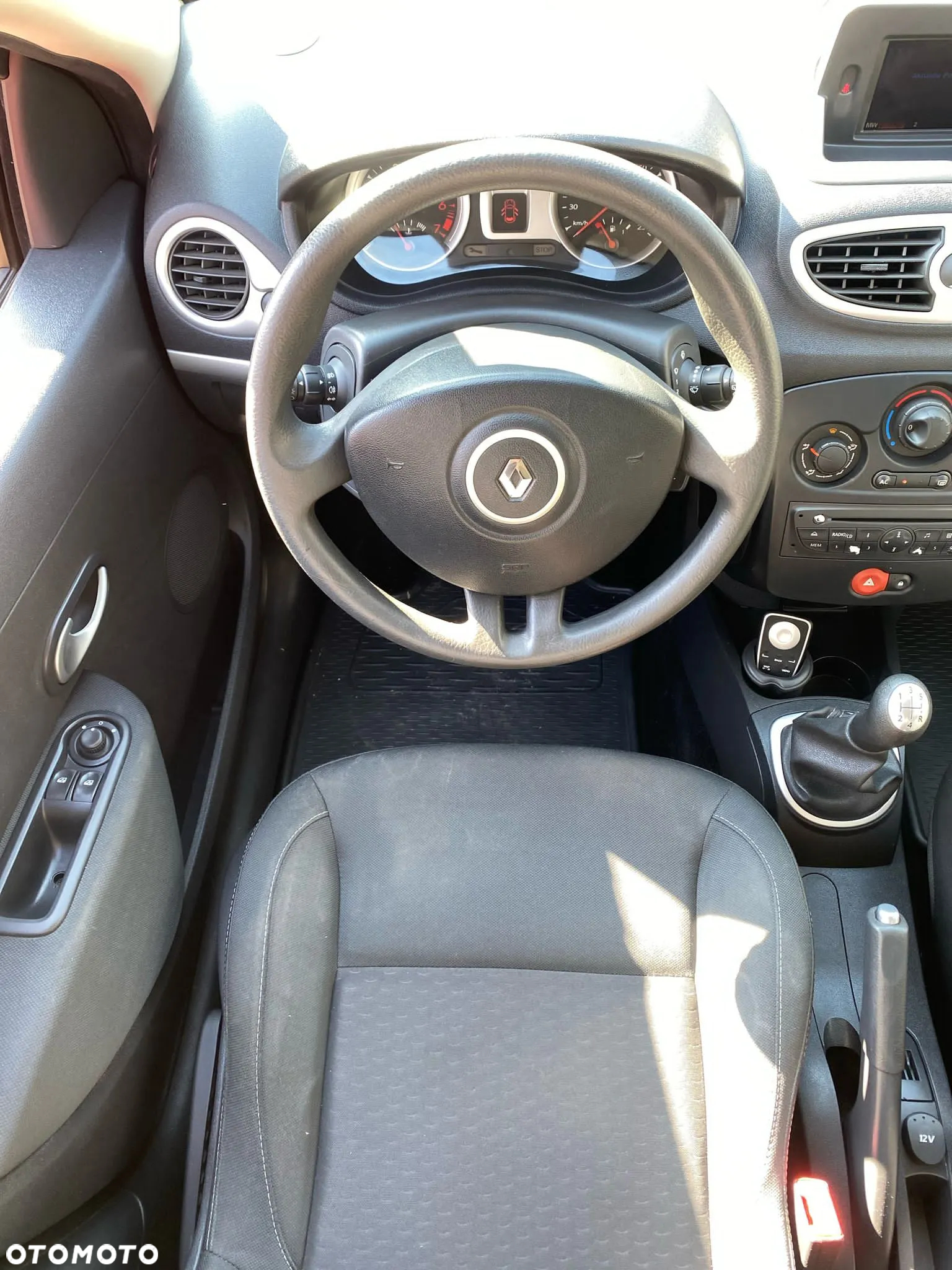 Renault Clio - 19