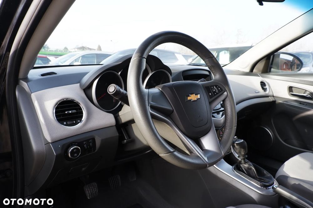 Chevrolet Cruze 1.6 LS - 20