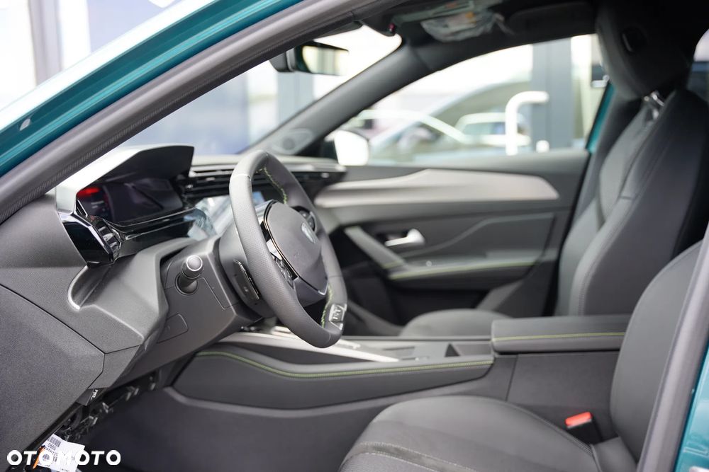 Peugeot 308 1.2 mHEV GT S&S e-DCS6 - 17