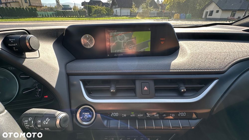 Lexus UX 250h GPF Prestige AWD - 33