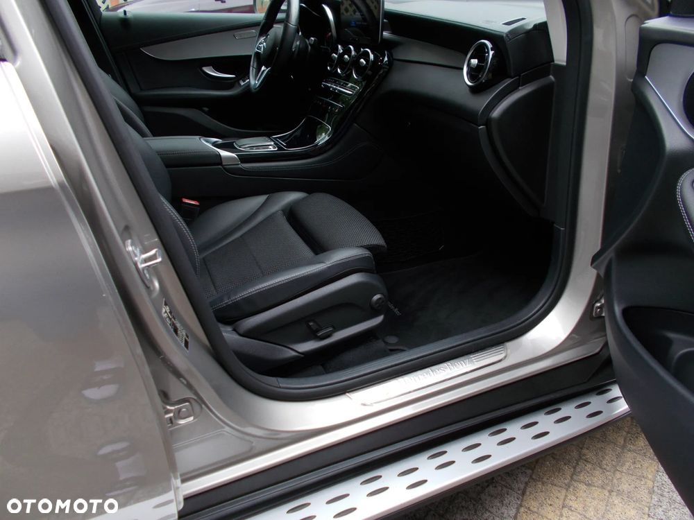 Mercedes-Benz GLC 200 4Matic 9G-TRONIC AMG Line - 5