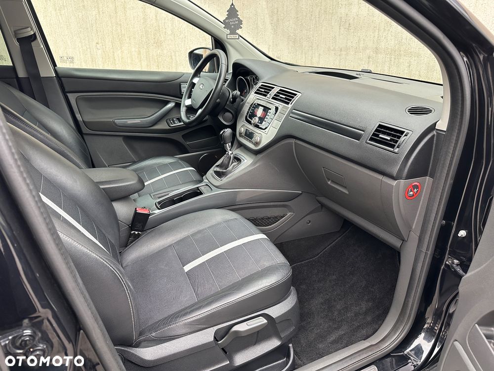 Ford Kuga 2.0 TDCi 2x4 Titanium - 25