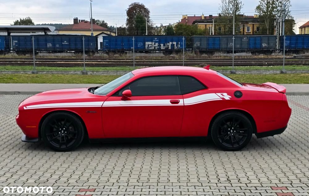 Dodge Challenger ver-5-7-r-t - 12