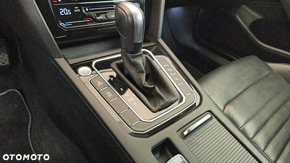 Volkswagen Passat - 18