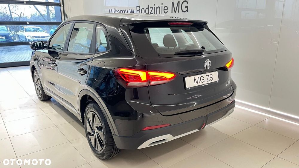 MG ZS - 13
