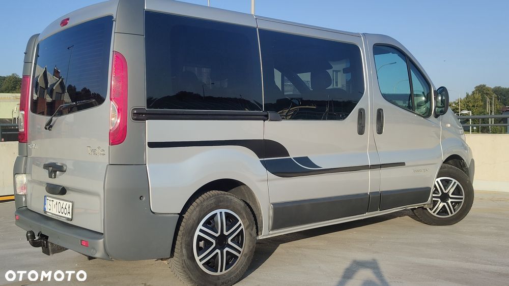 Renault Trafic 2.5 dCi 150 FAP Passenger L1H1 Quickshift Privilège - 37