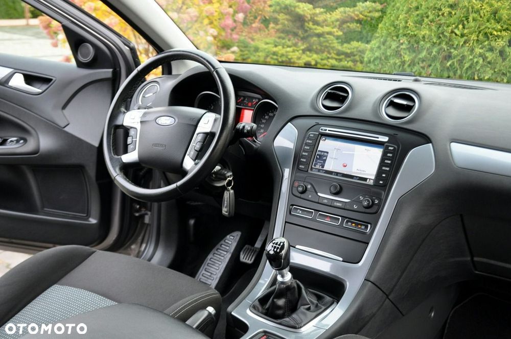 Ford Mondeo - 25