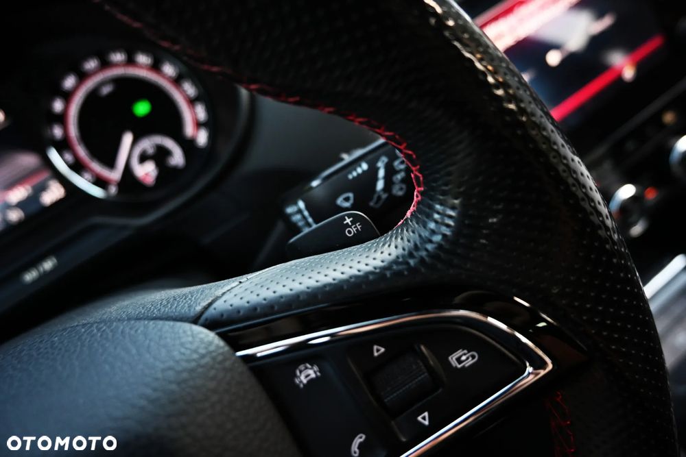 Skoda Octavia 2.0 TSI RS DSG - 36