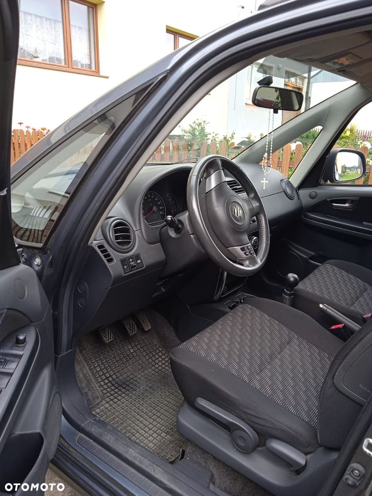 Suzuki SX4 1.6 VVT 4x2 Comfort Dance - 4