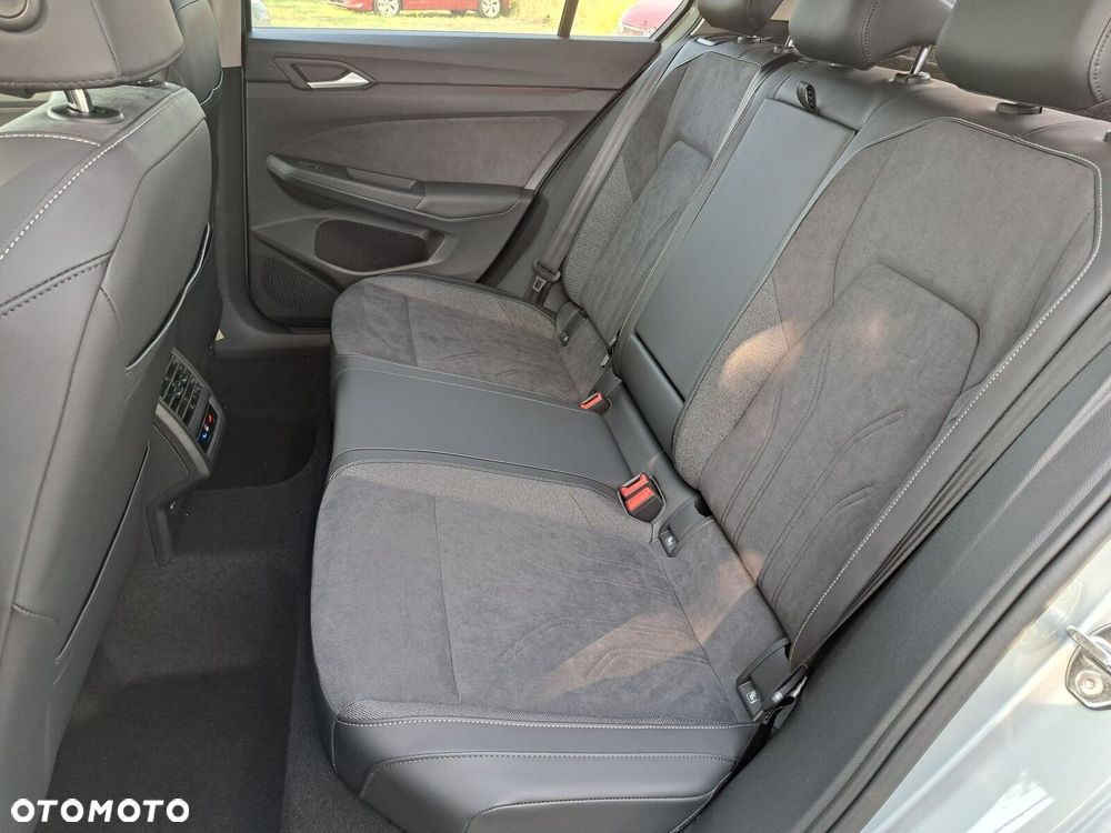 Volkswagen Golf - 11