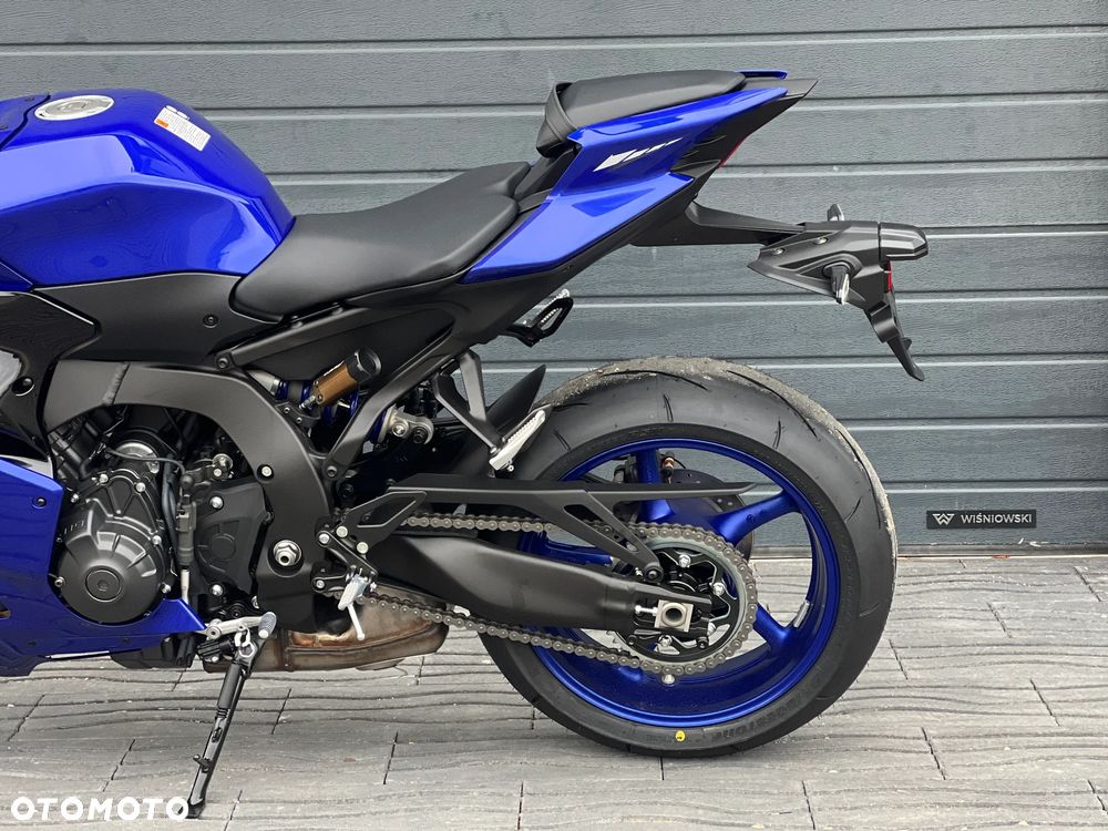 Yamaha R9 - 24