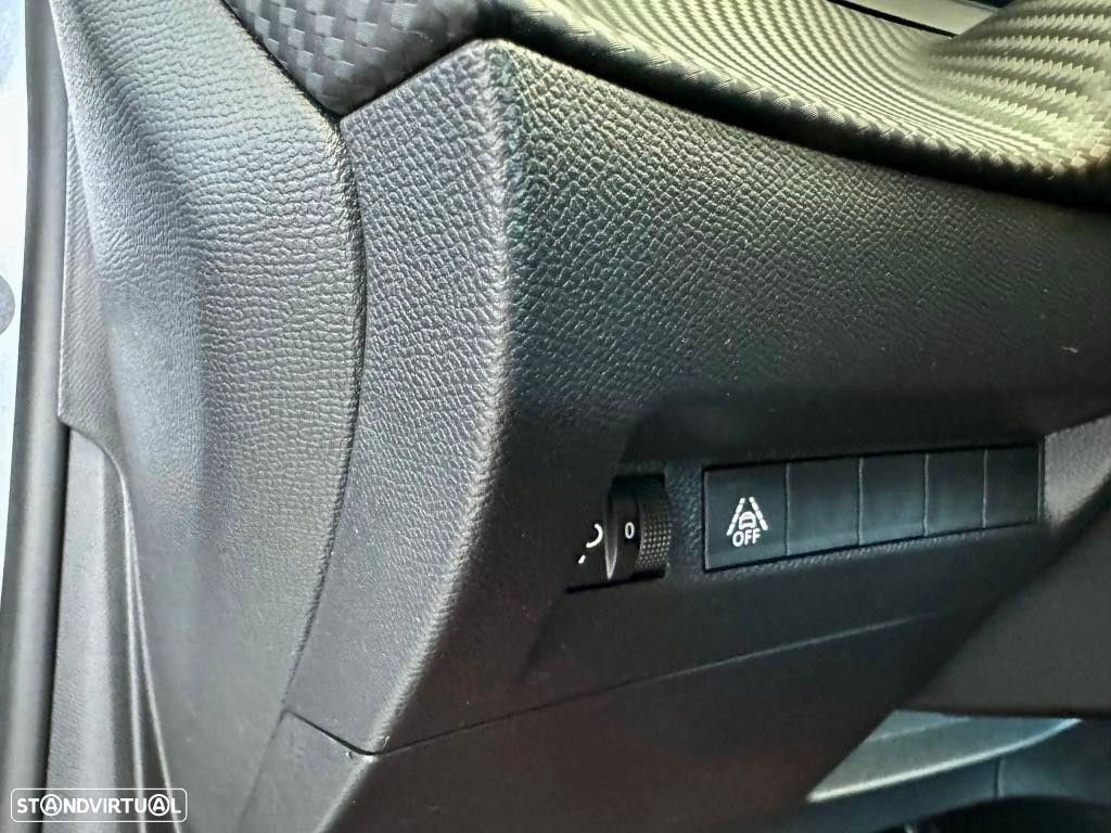 Peugeot 208 1.2 PureTech Active - 17