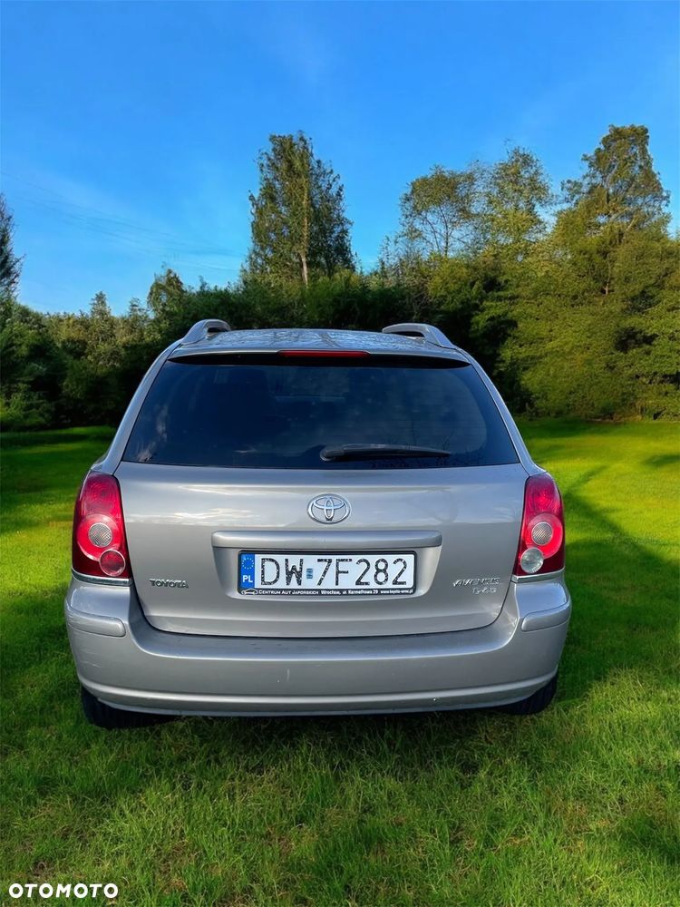 Toyota Avensis - 4