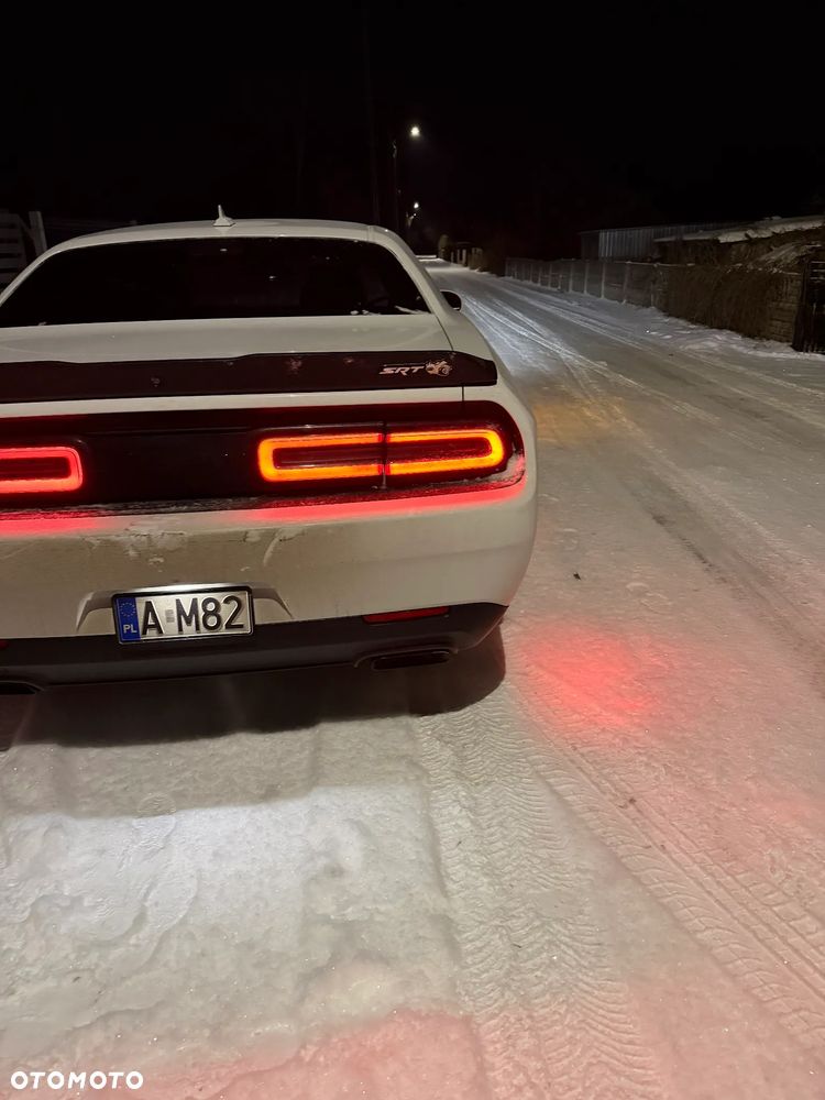 Dodge Challenger 6.4 Scat Pack - 16