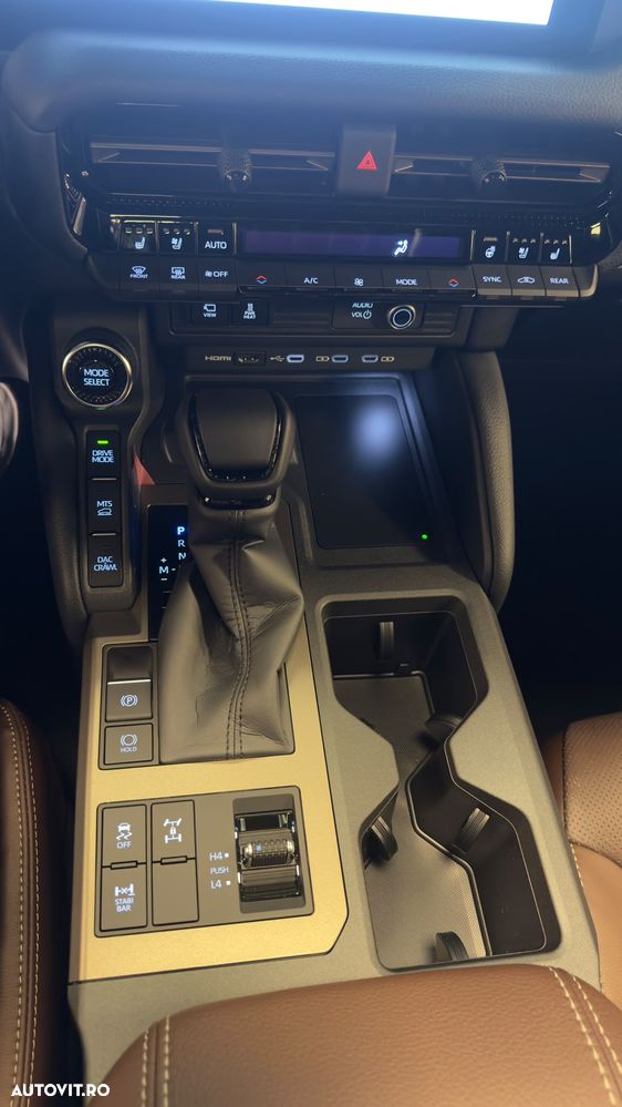 Toyota Land Cruiser - 26