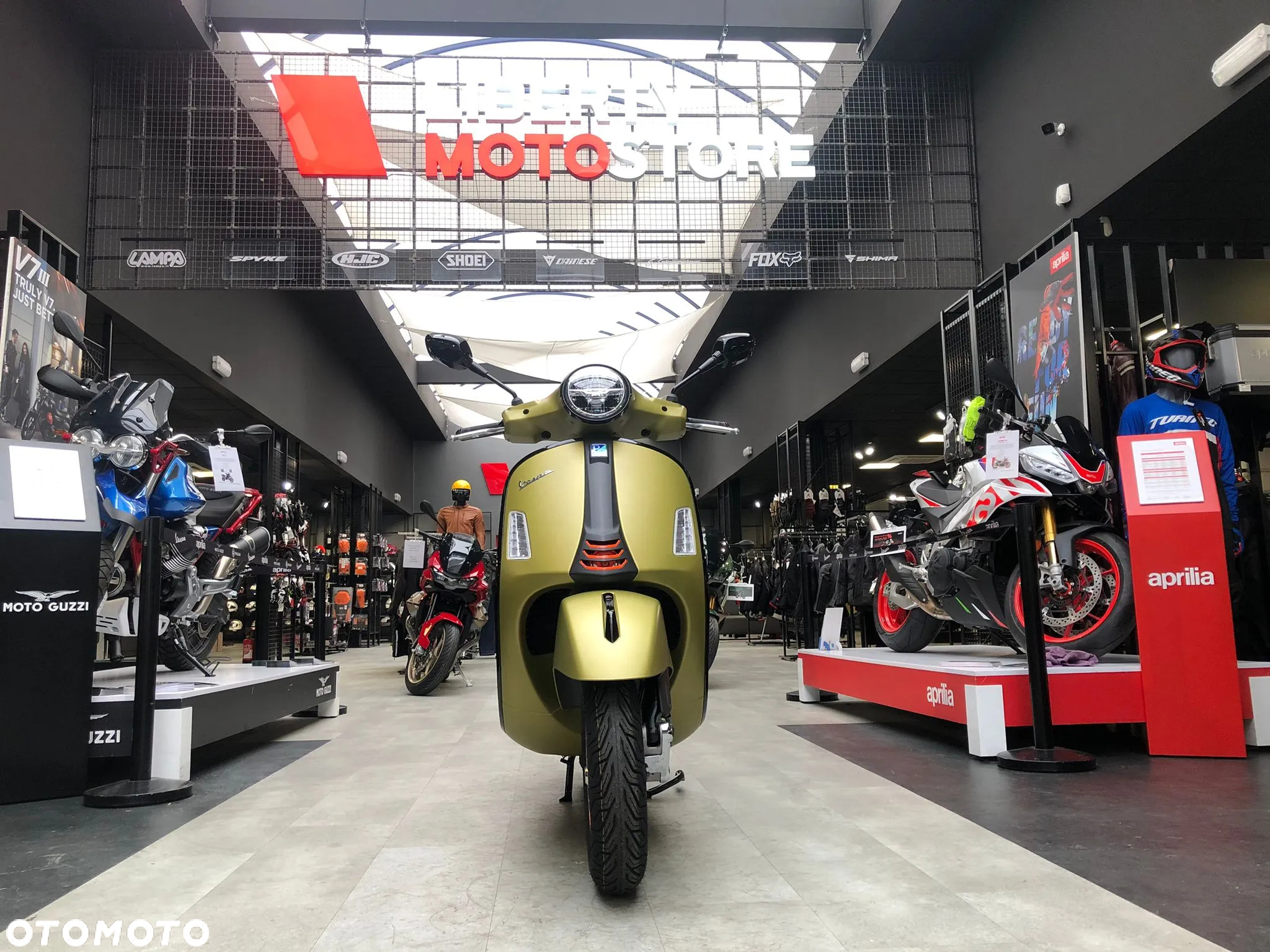 Vespa GTS - 9