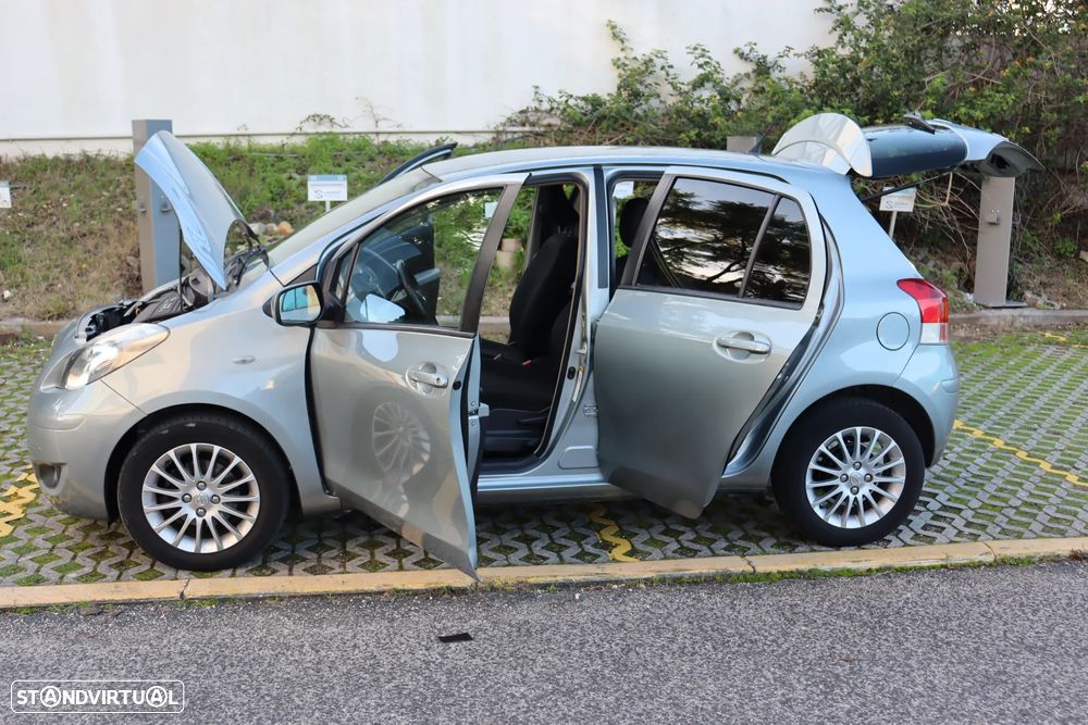 Toyota Yaris 1.3 VVT-i Sol High Pack VSC+TRC - 42