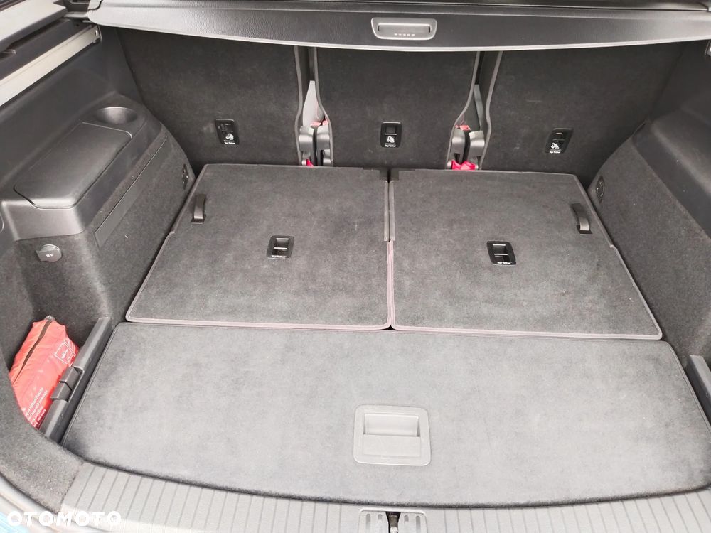 Volkswagen Touran 1.6 TDI SCR (BlueMotion Technology) SOUND - 12
