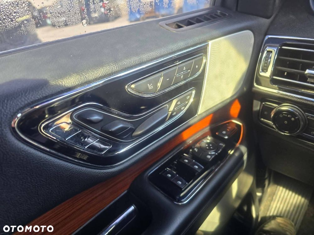 Lincoln Navigator - 27