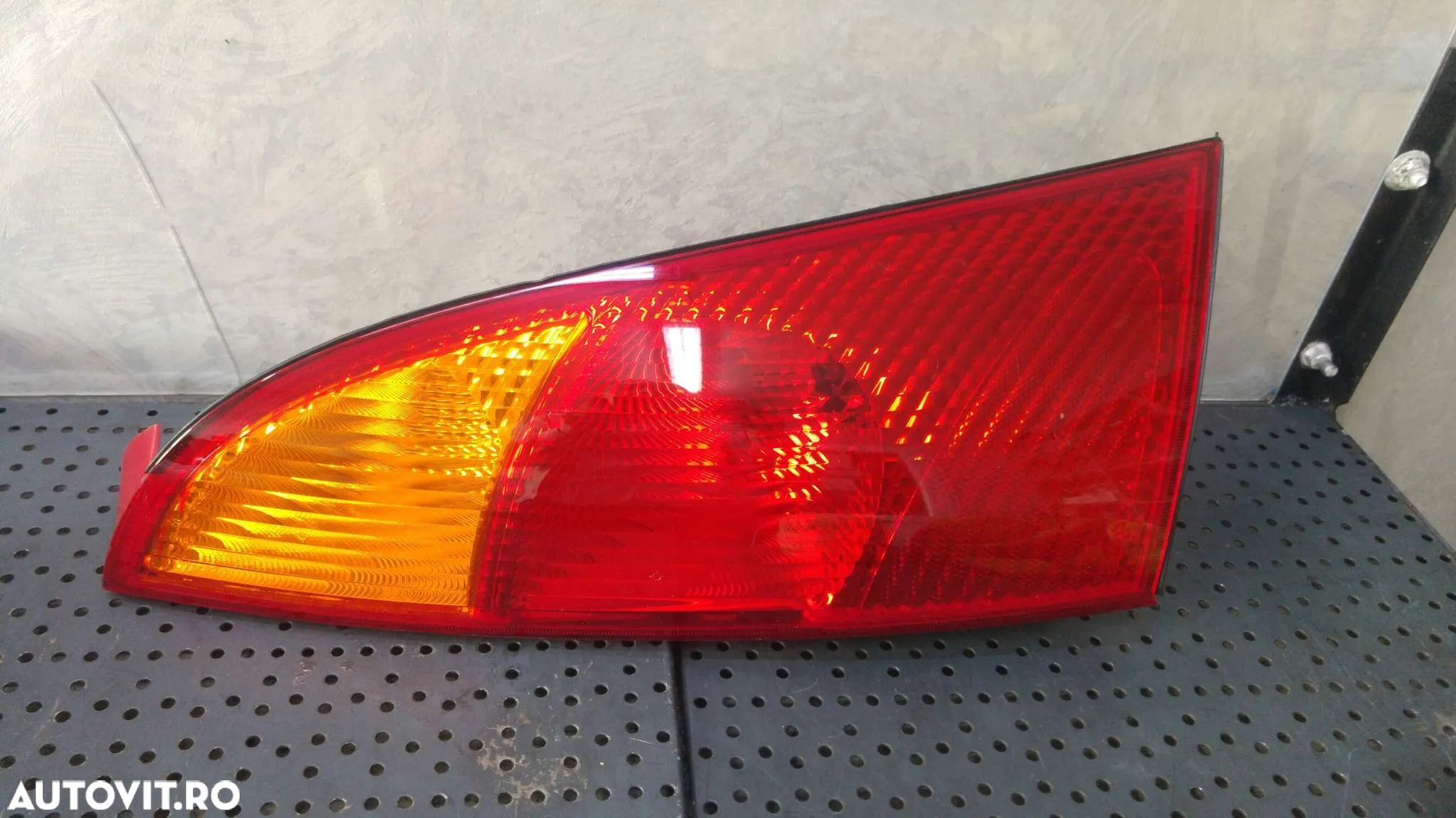 Stop tripla lampa stanga ford focus 1 daw 1m5113a603ab - 1