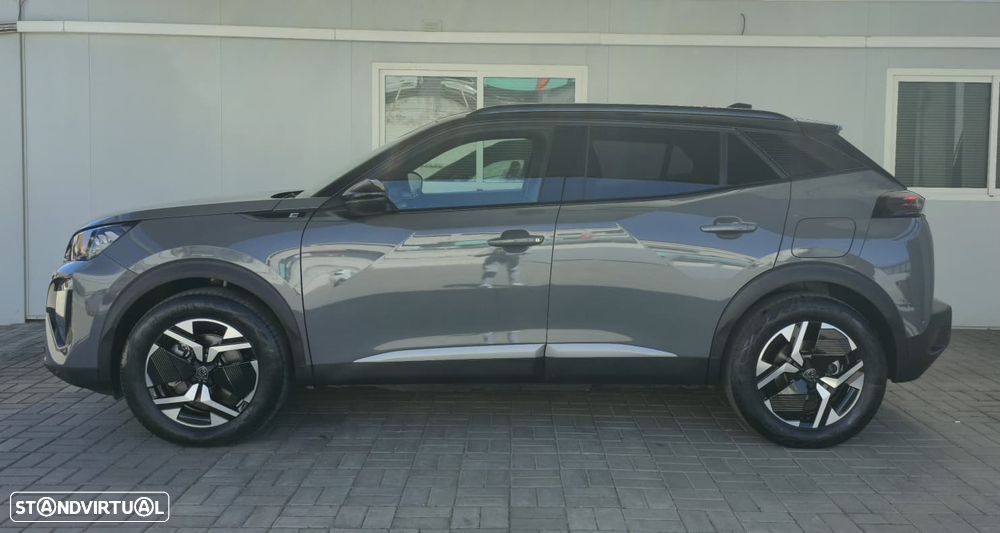 Peugeot e-2008 GT - 23