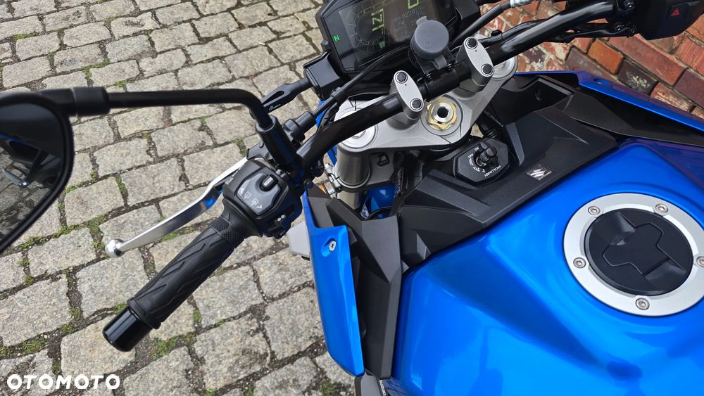 Suzuki GSX - 15