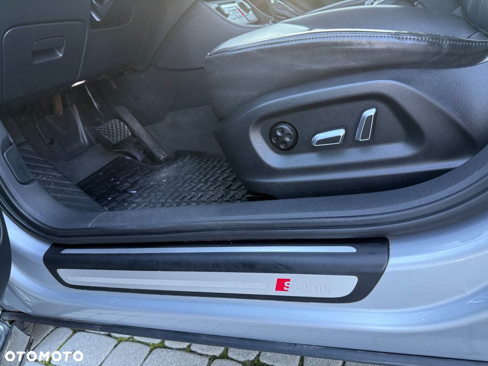 Audi Q3 2.0 TFSI quattro S tronic - 19