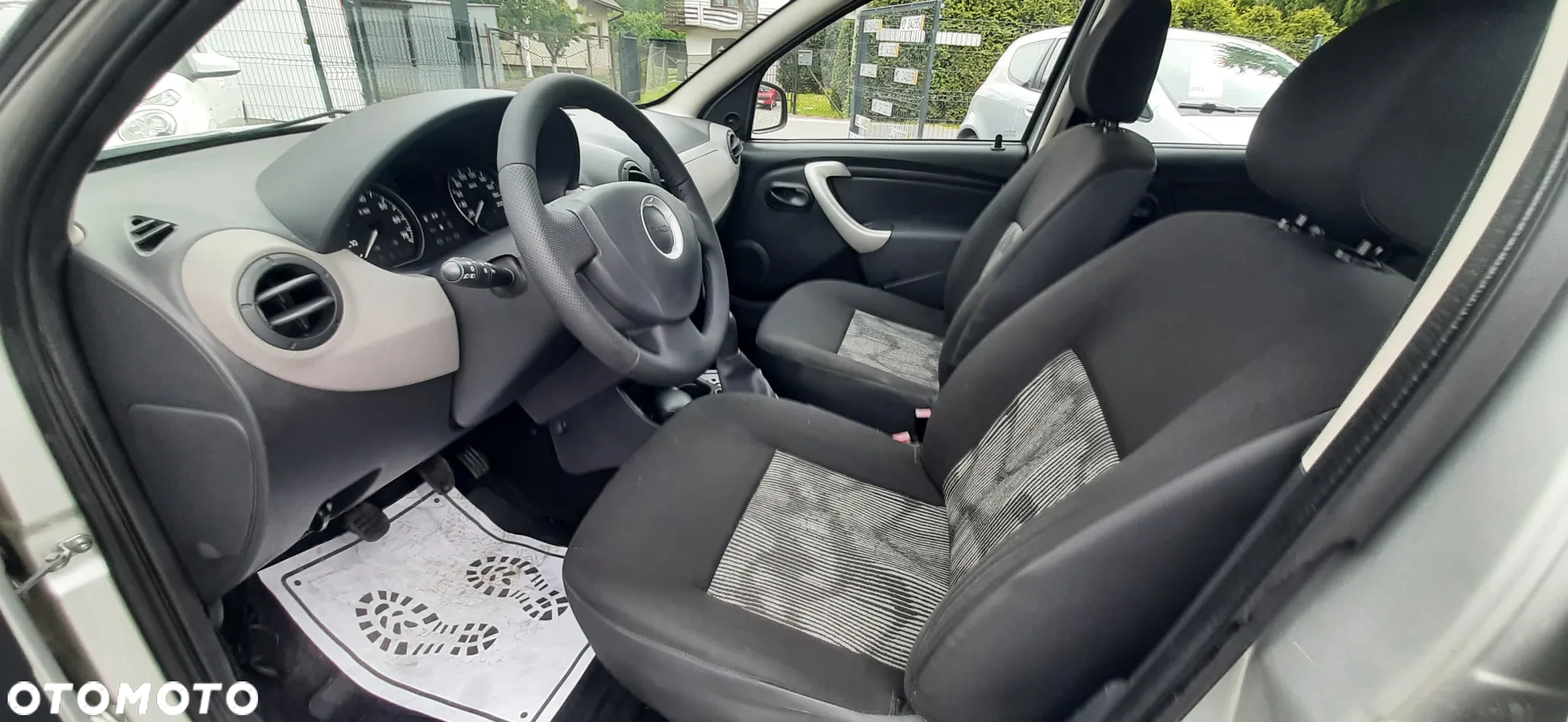 Dacia Sandero - 6