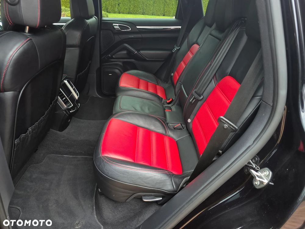 Porsche Cayenne S Diesel Platinum Edition - 29