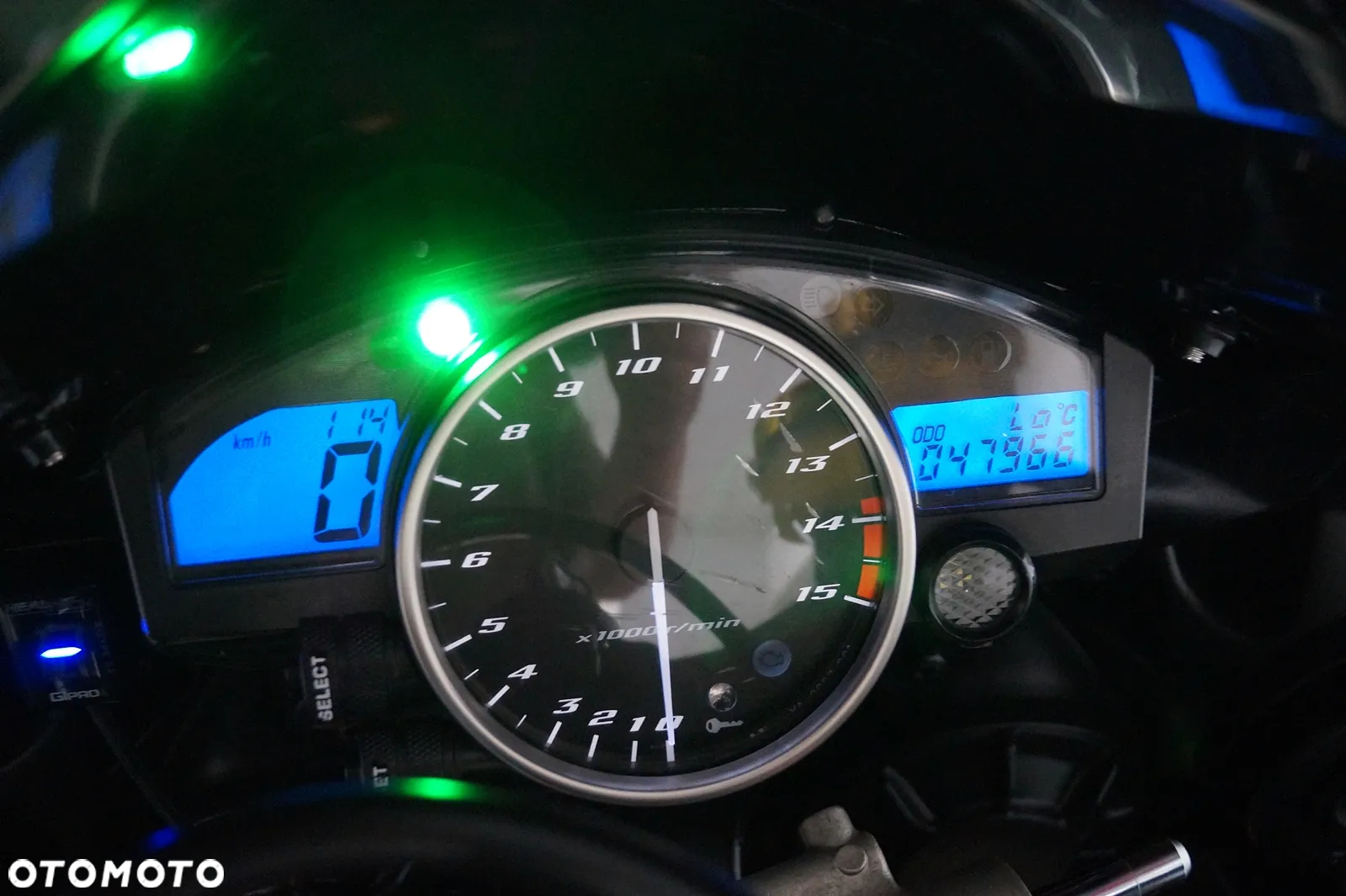 Yamaha R1 - 17