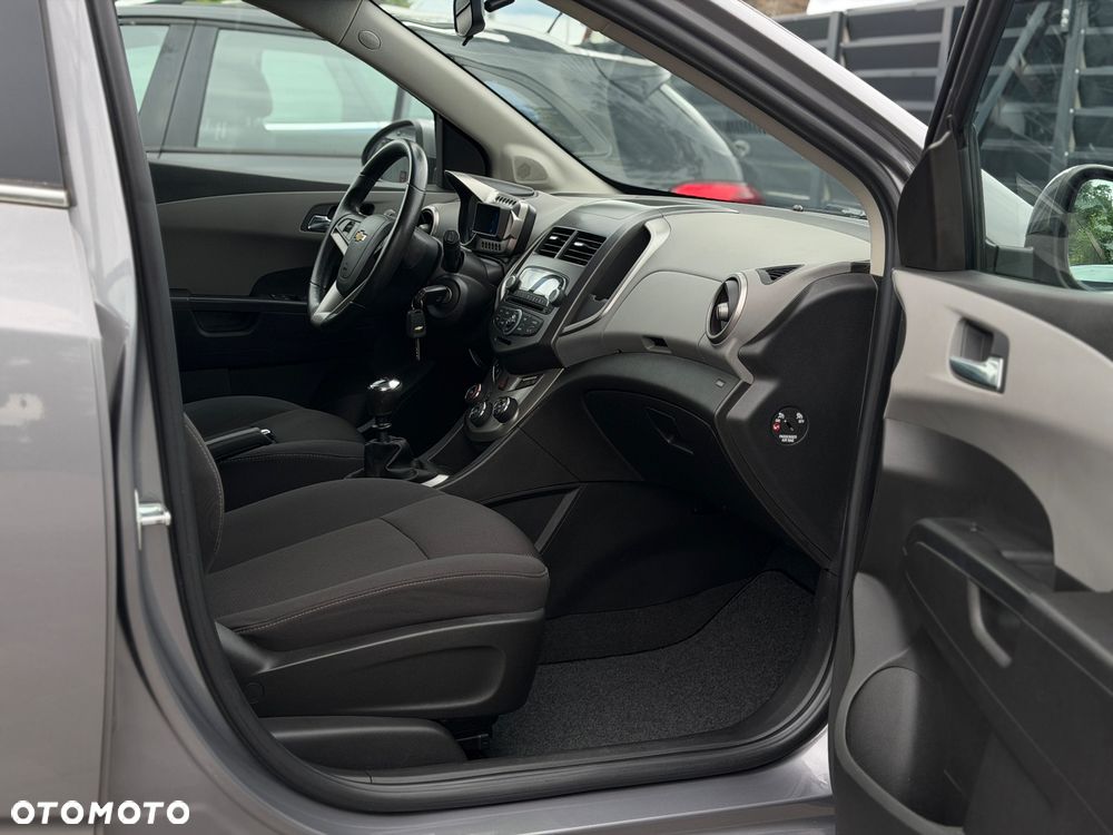 Chevrolet Aveo 1.6 LTZ - 21