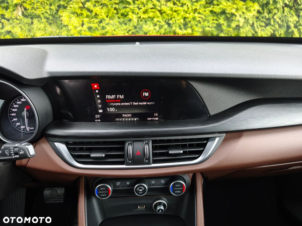 Alfa Romeo Stelvio - 22