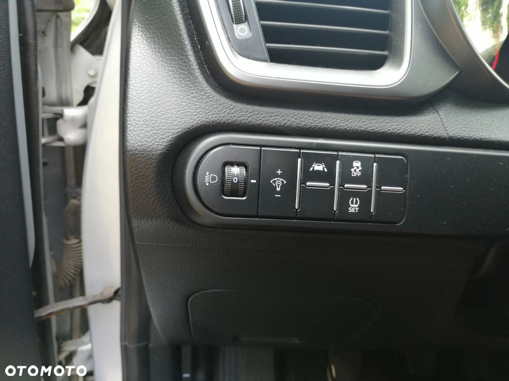 Kia Ceed 1.6 CRDi SCR L Business Line - 13